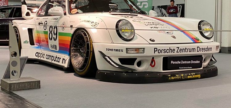 Porsche RWB Apple Computers Porsche RWB Apple Computers